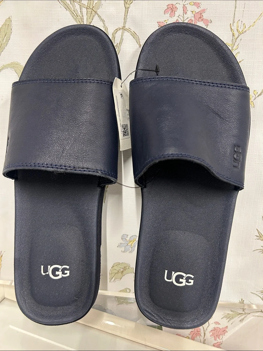 UGG simple single